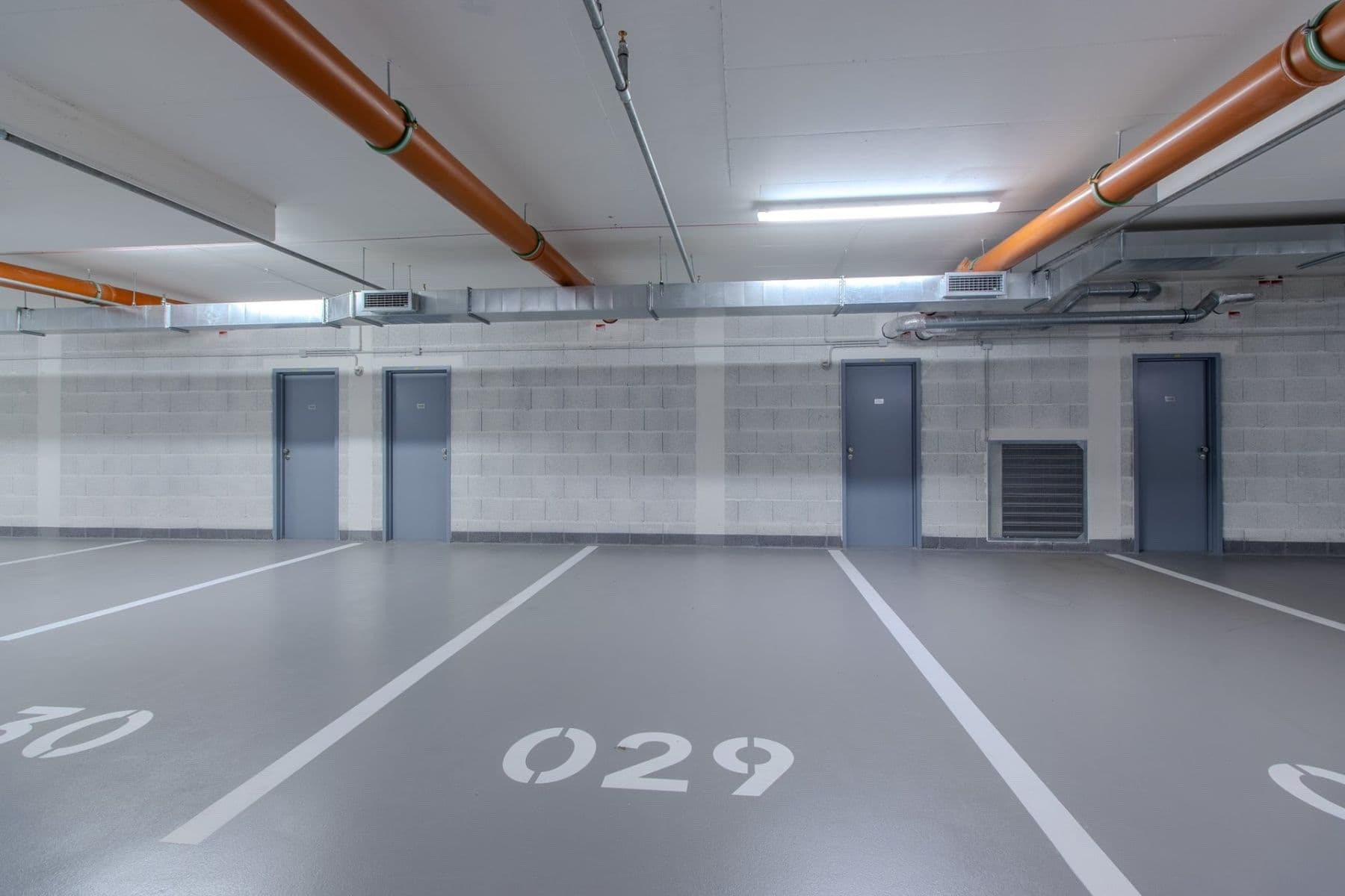 Prenájom garáže 15 m², Poděbradská, Praha, Praha Prenájom garáže 15 m², Poděbradská, Praha, Praha