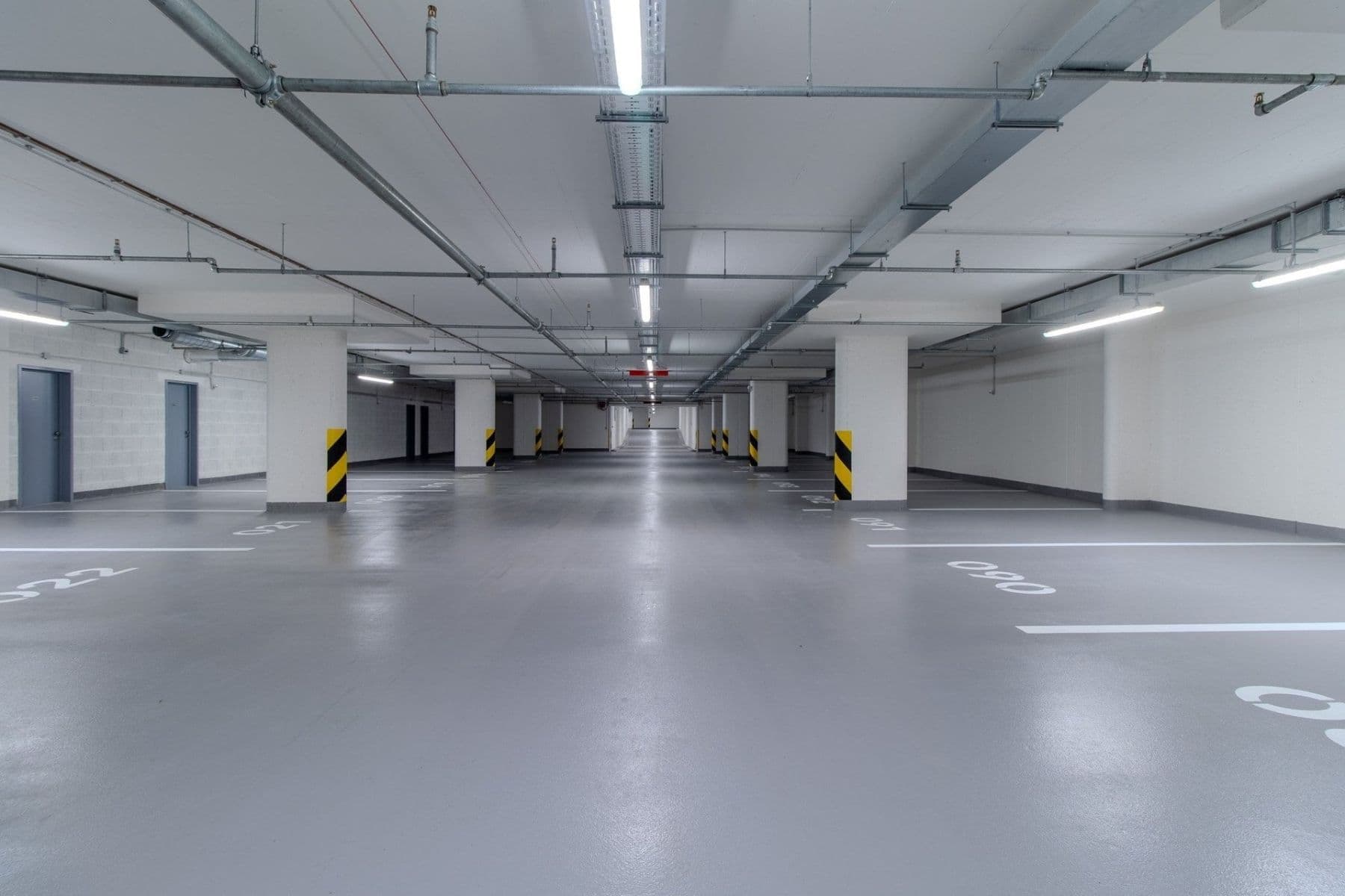 Prenájom garáže 15 m², Poděbradská, Praha, Praha Prenájom garáže 15 m², Poděbradská, Praha, Praha