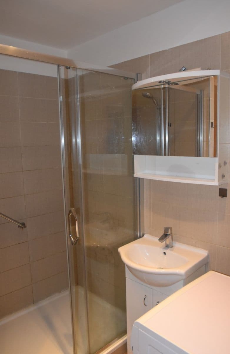 Prenájom bytu 2-izbový 44 m², Ciolkovského, Praha, Praha Prenájom bytu 2-izbový 44 m², Ciolkovského, Praha, Praha