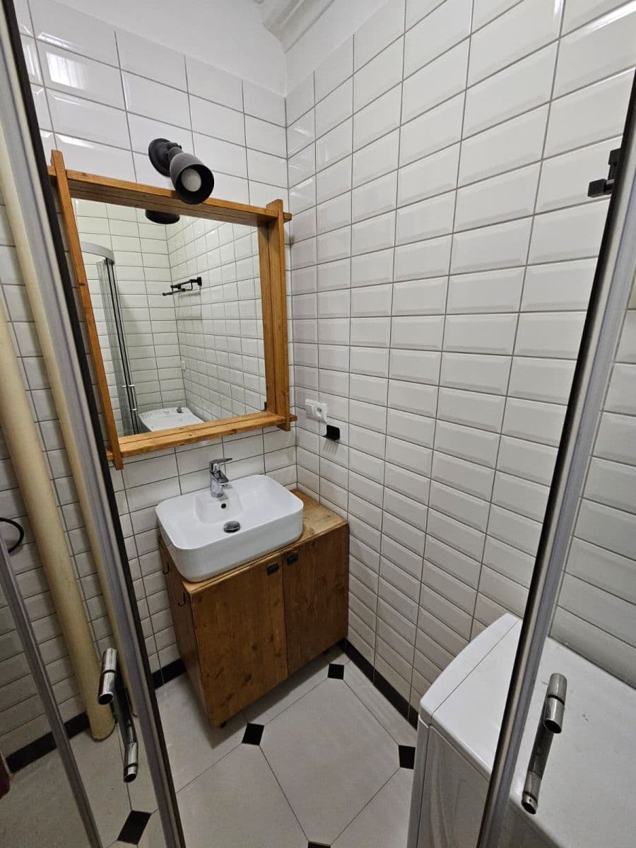 Prenájom bytu 3-izbový 67 m², Martinčekova, Ružinov, Bratislavský kraj Prenájom bytu 3-izbový 67 m², Martinčekova, Ružinov, Bratislavský kraj