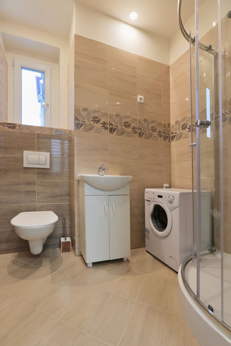 Prenájom bytu 1-izbový 36 m², Borová, Karlovy Vary, Karlovarský kraj Prenájom bytu 1-izbový 36 m², Borová, Karlovy Vary, Karlovarský kraj