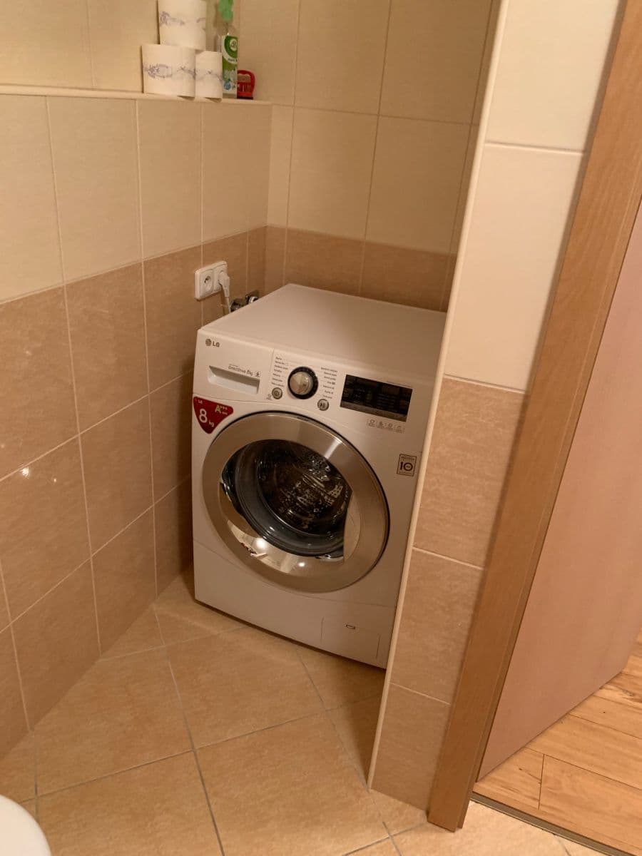 Prenájom bytu 3-izbový 65 m², Jílovská, Praha, Praha Prenájom bytu 3-izbový 65 m², Jílovská, Praha, Praha