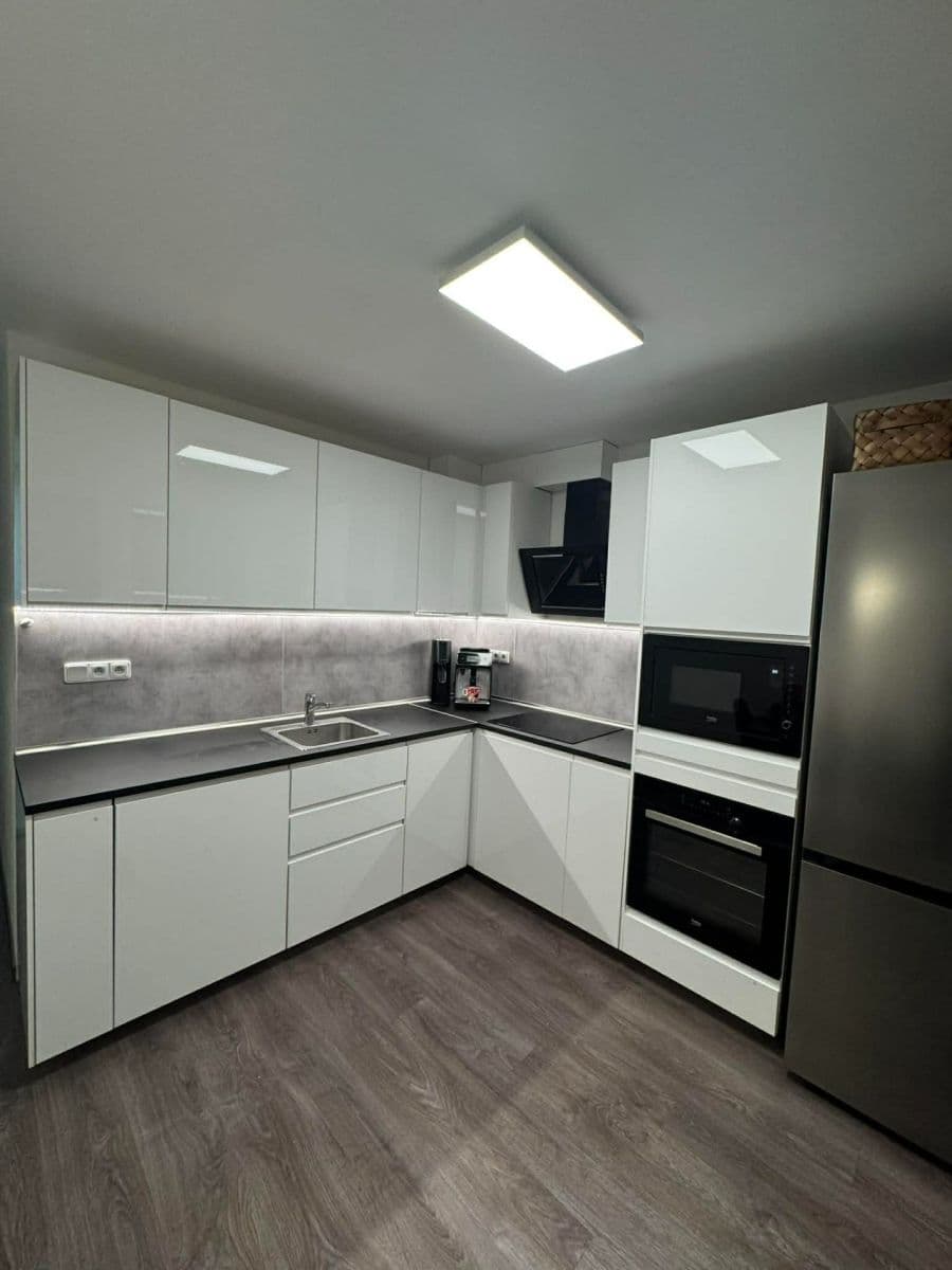 Prenájom bytu 2-izbový 54 m², Mokrá-Horákov, Jihomoravský kraj Prenájom bytu 2-izbový 54 m², Mokrá-Horákov, Jihomoravský kraj