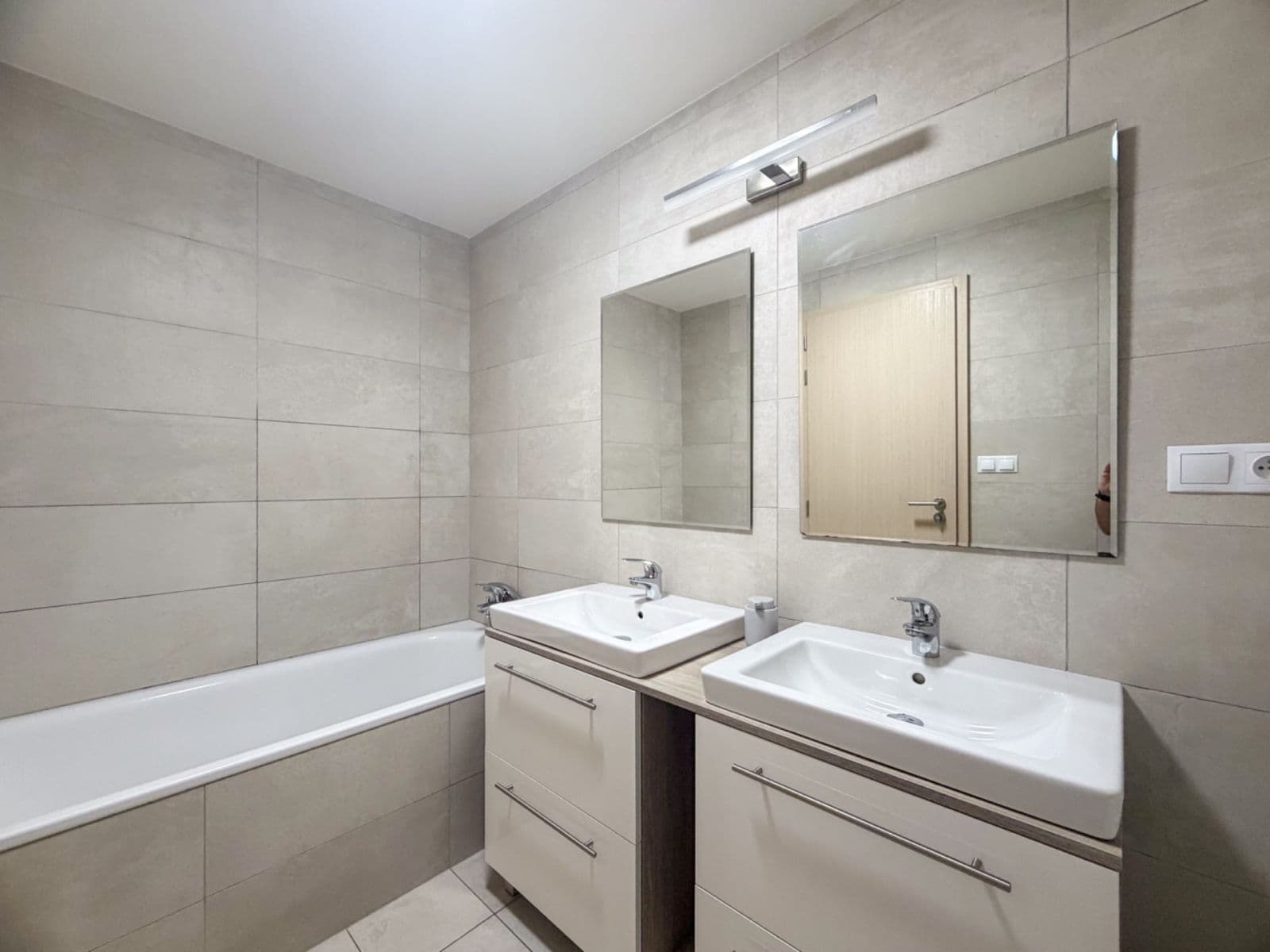 Prenájom bytu 3-izbový 85 m², Nyklíčkova, Praha, Praha Prenájom bytu 3-izbový 85 m², Nyklíčkova, Praha, Praha