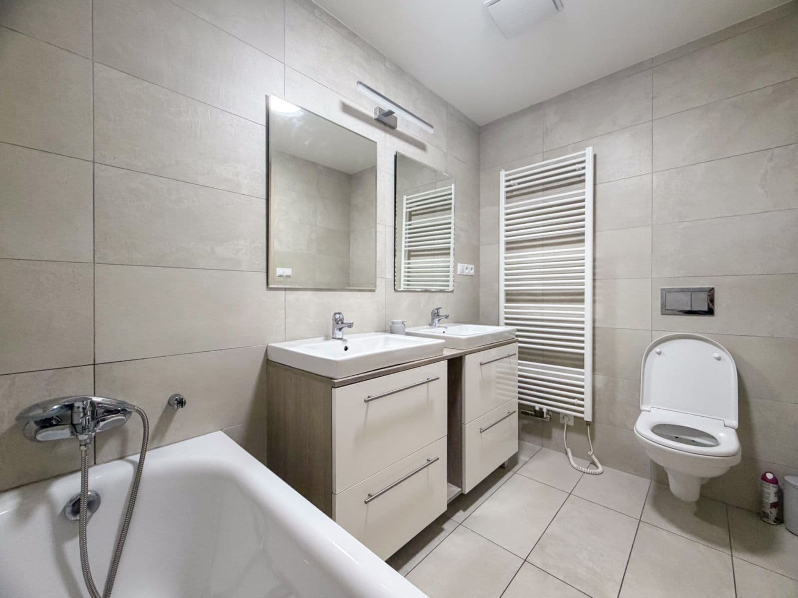 Prenájom bytu 3-izbový 85 m², Nyklíčkova, Praha, Praha Prenájom bytu 3-izbový 85 m², Nyklíčkova, Praha, Praha