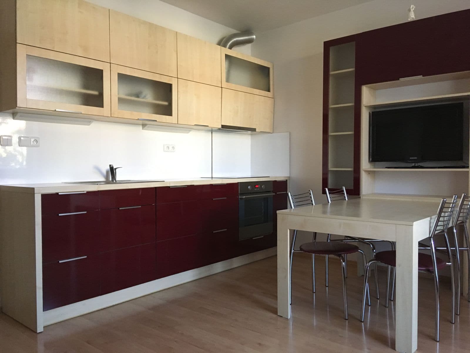 Prenájom bytu 2-izbový 37 m², Mladých Běchovic, Praha, Praha Prenájom bytu 2-izbový 37 m², Mladých Běchovic, Praha, Praha