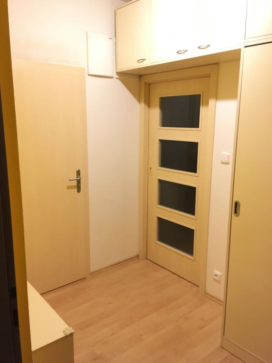 Prenájom bytu 2-izbový 37 m², Mladých Běchovic, Praha, Praha Prenájom bytu 2-izbový 37 m², Mladých Běchovic, Praha, Praha