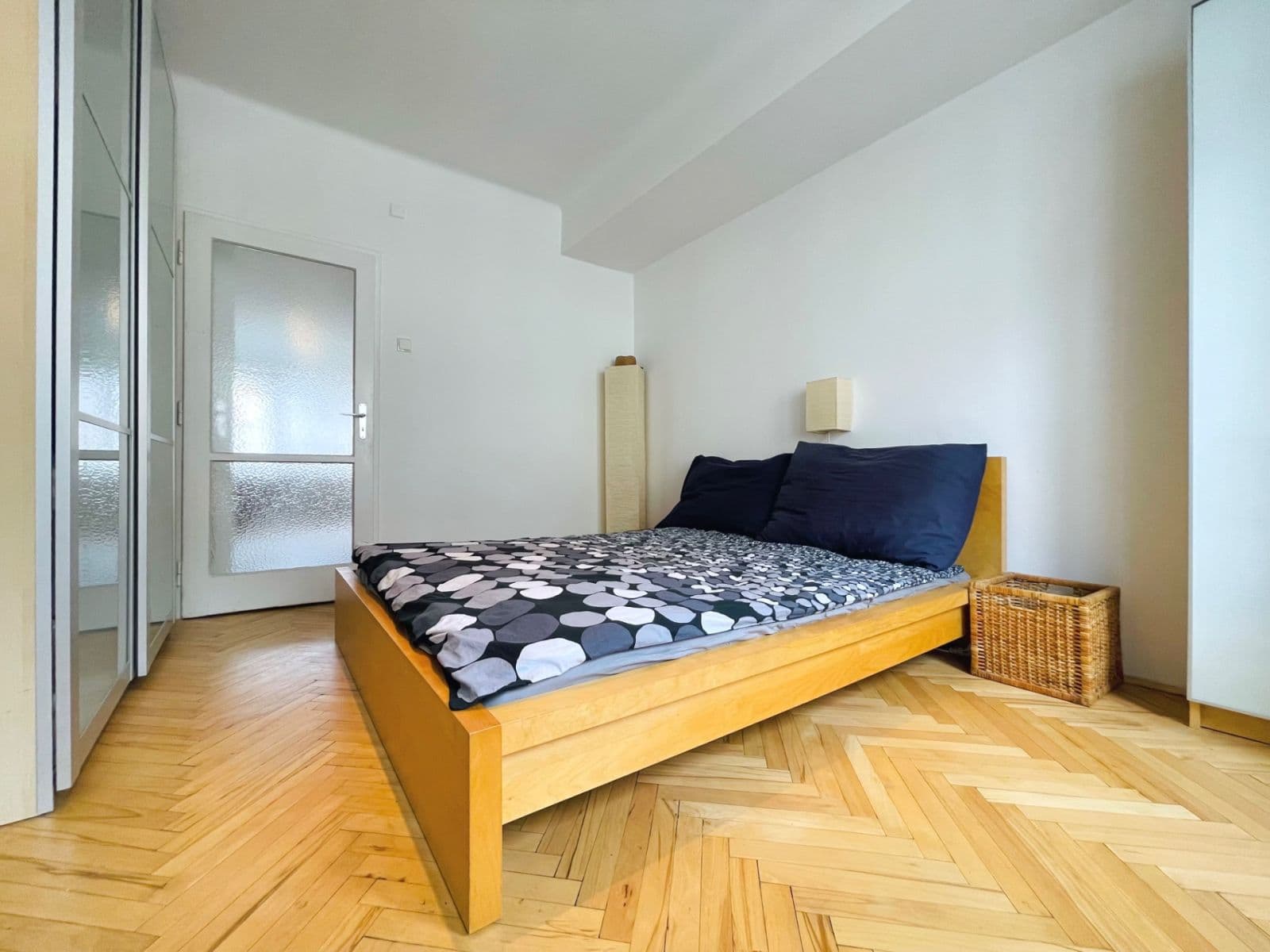 Prenájom bytu 2-izbový 54 m², Slezská, Praha, Praha Prenájom bytu 2-izbový 54 m², Slezská, Praha, Praha
