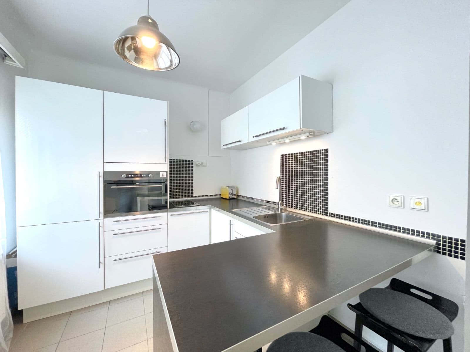 Prenájom bytu 2-izbový 54 m², Slezská, Praha, Praha Prenájom bytu 2-izbový 54 m², Slezská, Praha, Praha