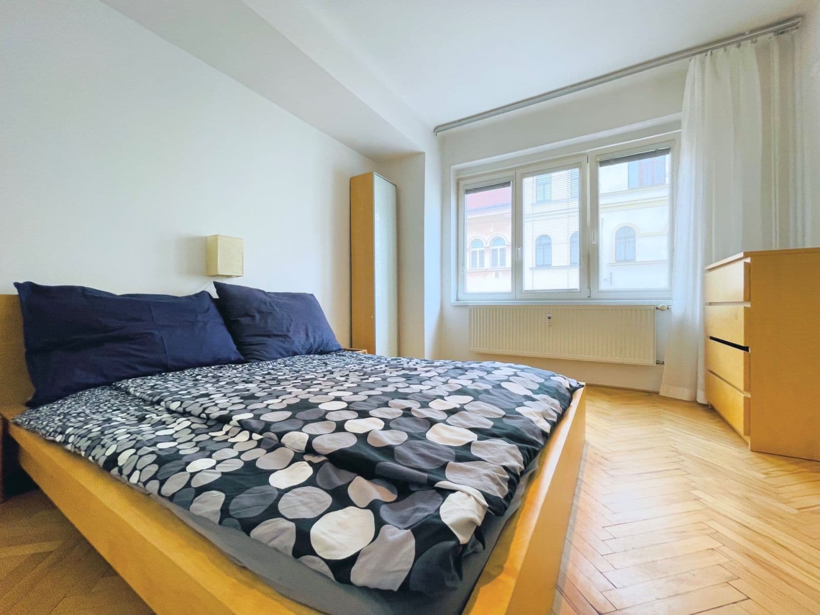 Prenájom bytu 2-izbový 54 m², Slezská, Praha, Praha Prenájom bytu 2-izbový 54 m², Slezská, Praha, Praha