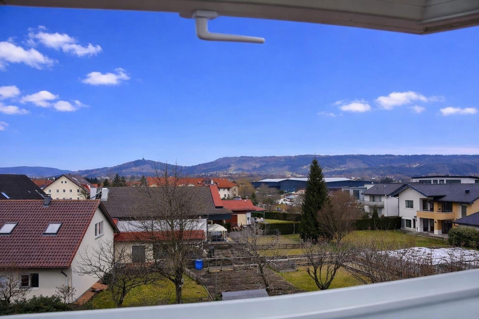 Predaj domu 128 m², pozemek 248 m², Tübingen, Bádensko-Wurttembersko Predaj domu 128 m², pozemek 248 m², Tübingen, Bádensko-Wurttembersko