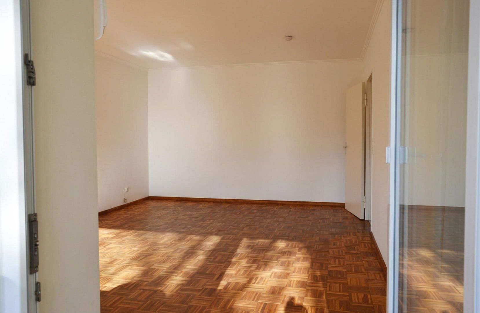 Predaj bytu 2-izbový 68 m², Angerburger Allee, Berlin, Berlín Predaj bytu 2-izbový 68 m², Angerburger Allee, Berlin, Berlín