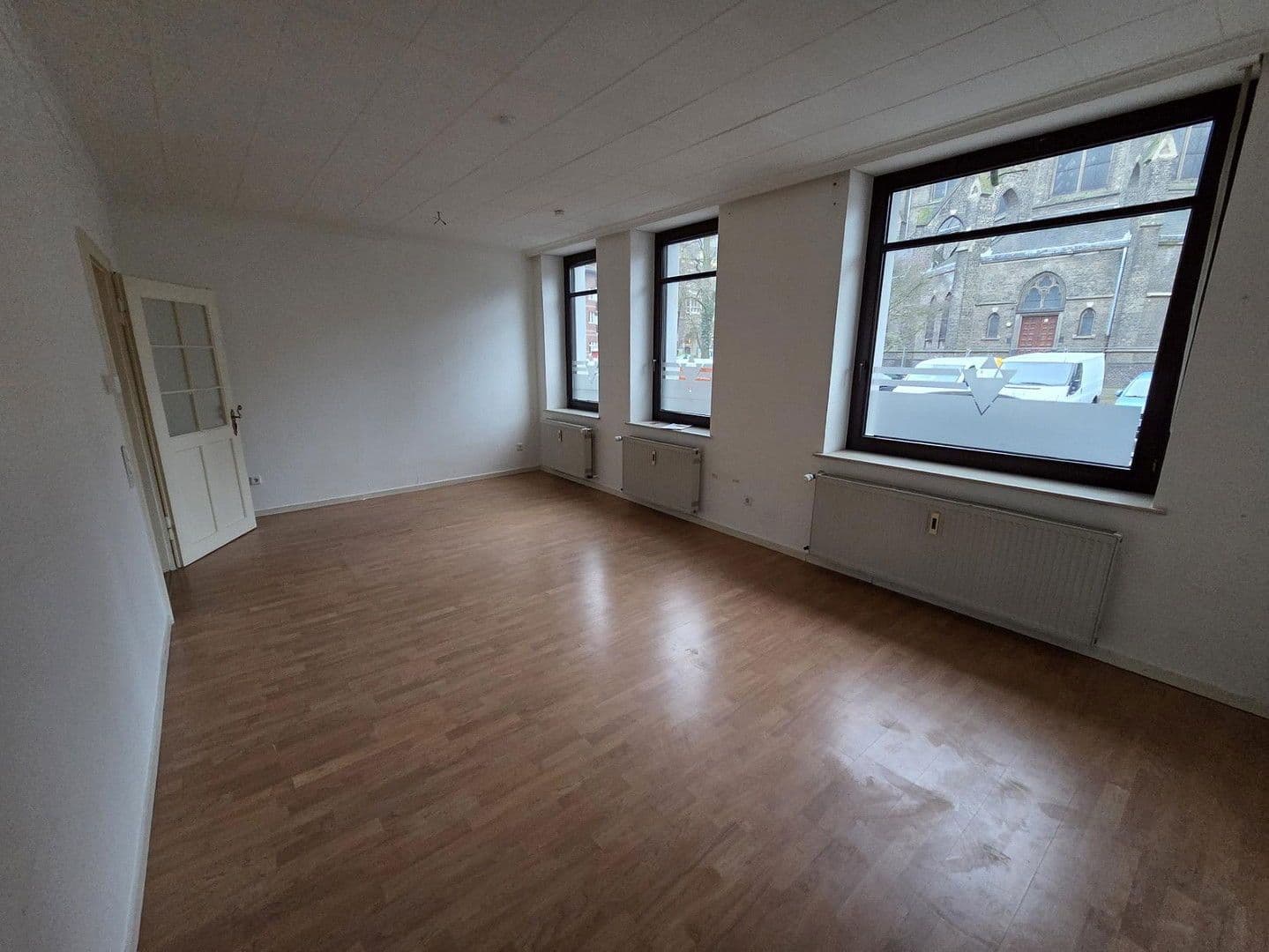 Prenájom bytu 2-izbový 60 m², Krefeld, Severné Porýnie - Westfálsko Prenájom bytu 2-izbový 60 m², Krefeld, Severné Porýnie - Westfálsko