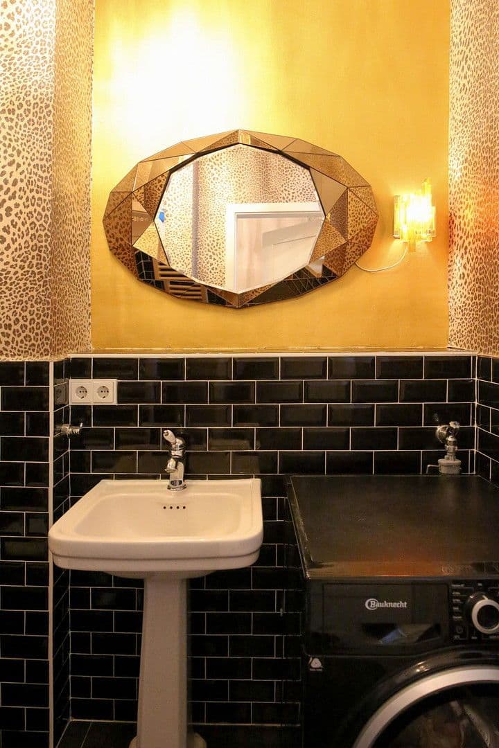 Predaj bytu 4-izbový 110 m², Hohenzollernring 18c, Berlin, Berlín Predaj bytu 4-izbový 110 m², Hohenzollernring 18c, Berlin, Berlín