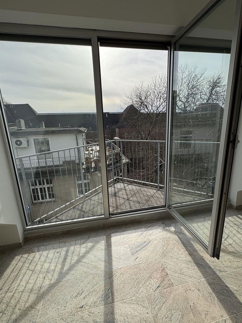 Prenájom bytu 3-izbový 123 m², Köln, Severné Porýnie - Westfálsko Prenájom bytu 3-izbový 123 m², Köln, Severné Porýnie - Westfálsko