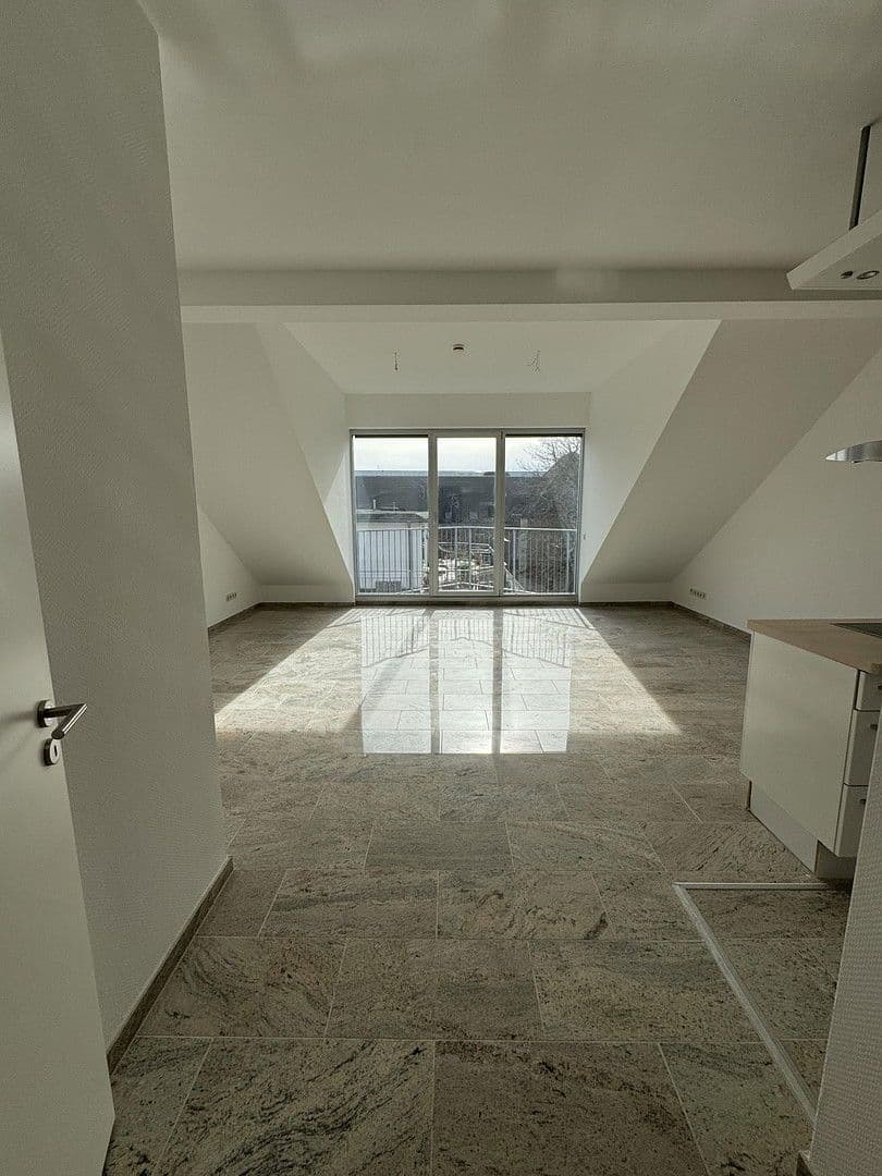 Prenájom bytu 3-izbový 123 m², Köln, Severné Porýnie - Westfálsko Prenájom bytu 3-izbový 123 m², Köln, Severné Porýnie - Westfálsko