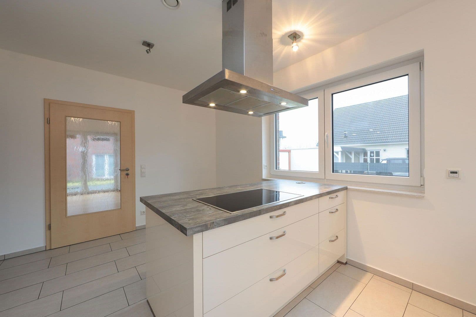 Predaj domu 164 m², pozemek 550 m², Oranienburg, Brandenbursko Predaj domu 164 m², pozemek 550 m², Oranienburg, Brandenbursko