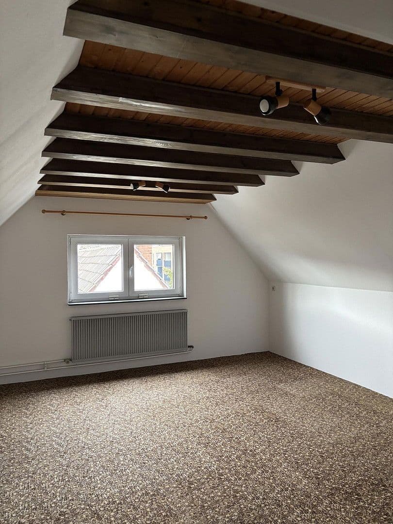 Predaj domu 187 m², pozemek 655 m², Frankfurt, Hesensko Predaj domu 187 m², pozemek 655 m², Frankfurt, Hesensko