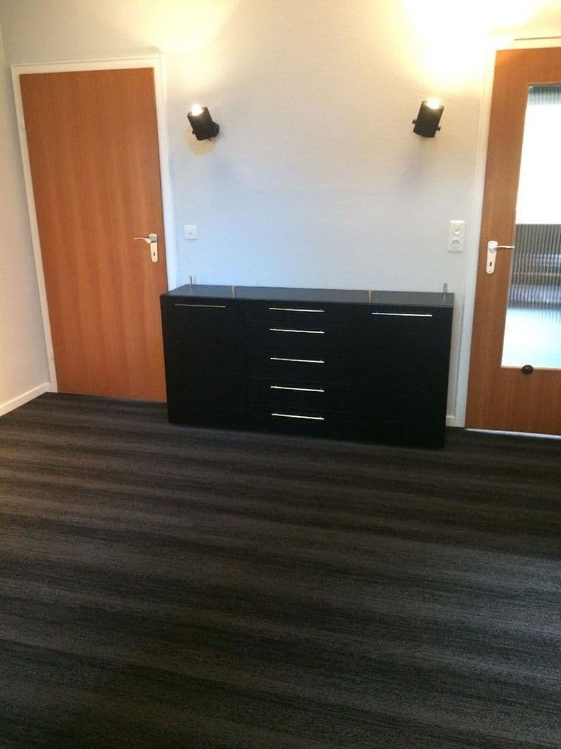 Predaj domu 187 m², pozemek 655 m², Frankfurt, Hesensko Predaj domu 187 m², pozemek 655 m², Frankfurt, Hesensko