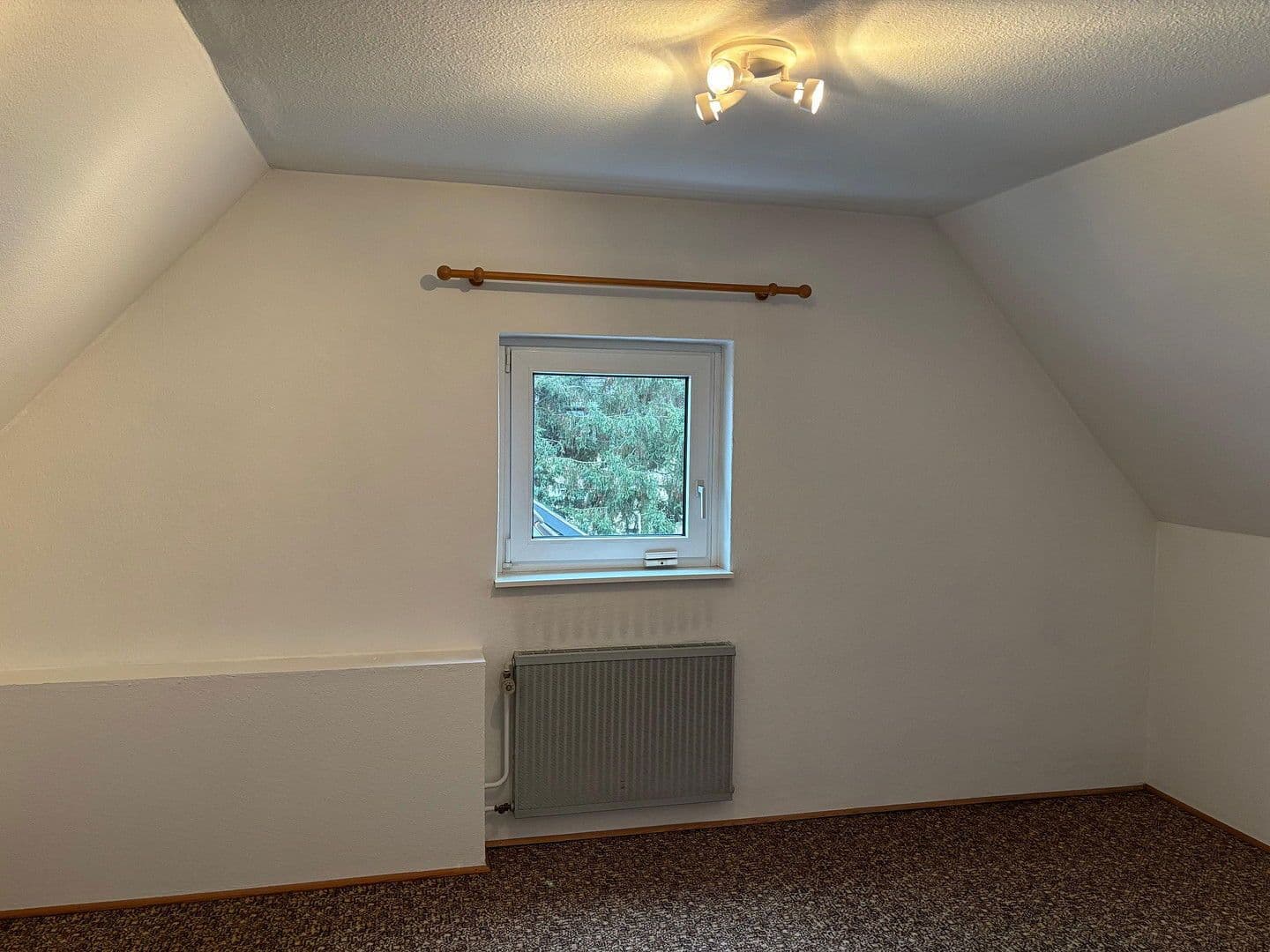 Predaj domu 187 m², pozemek 655 m², Frankfurt, Hesensko Predaj domu 187 m², pozemek 655 m², Frankfurt, Hesensko