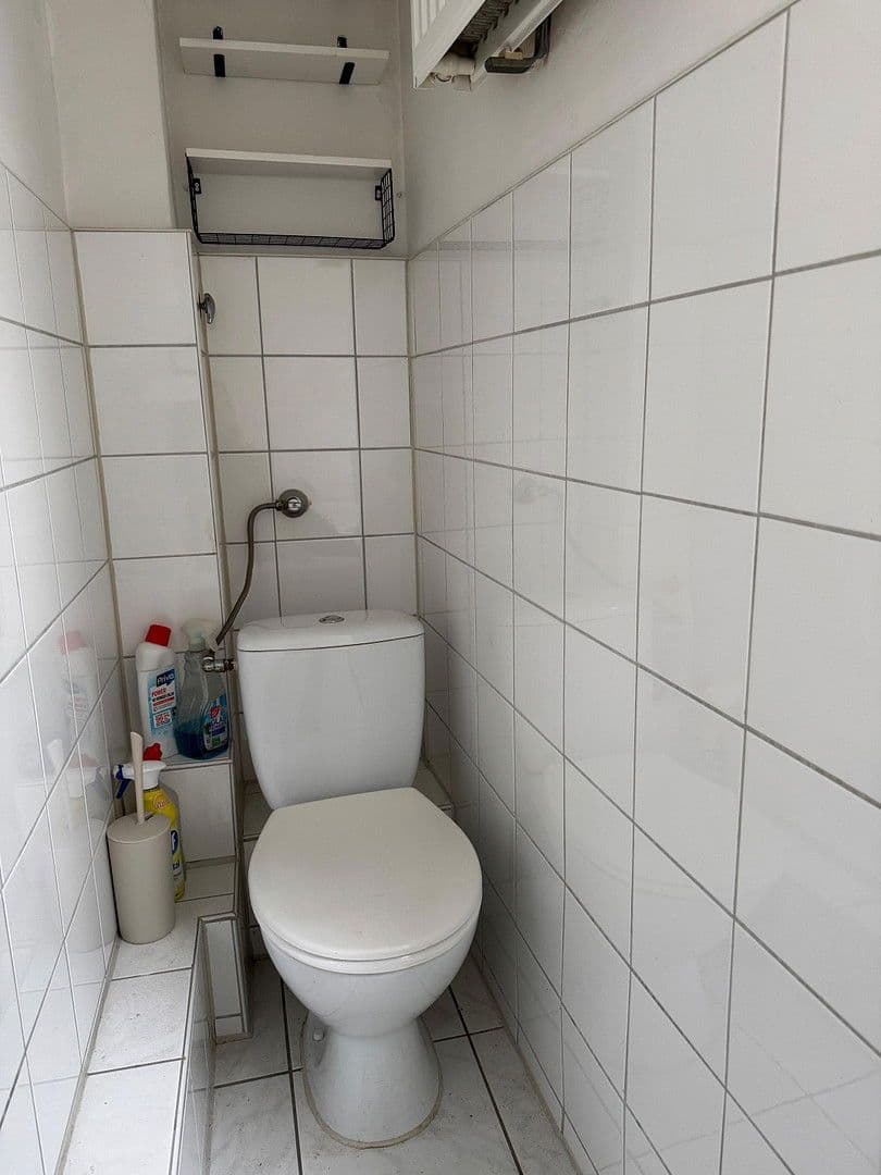 Prenájom bytu 1-izbový 24 m², Albertstr. 109, Düsseldorf, Severné Porýnie - Westfálsko Prenájom bytu 1-izbový 24 m², Albertstr. 109, Düsseldorf, Severné Porýnie - Westfálsko