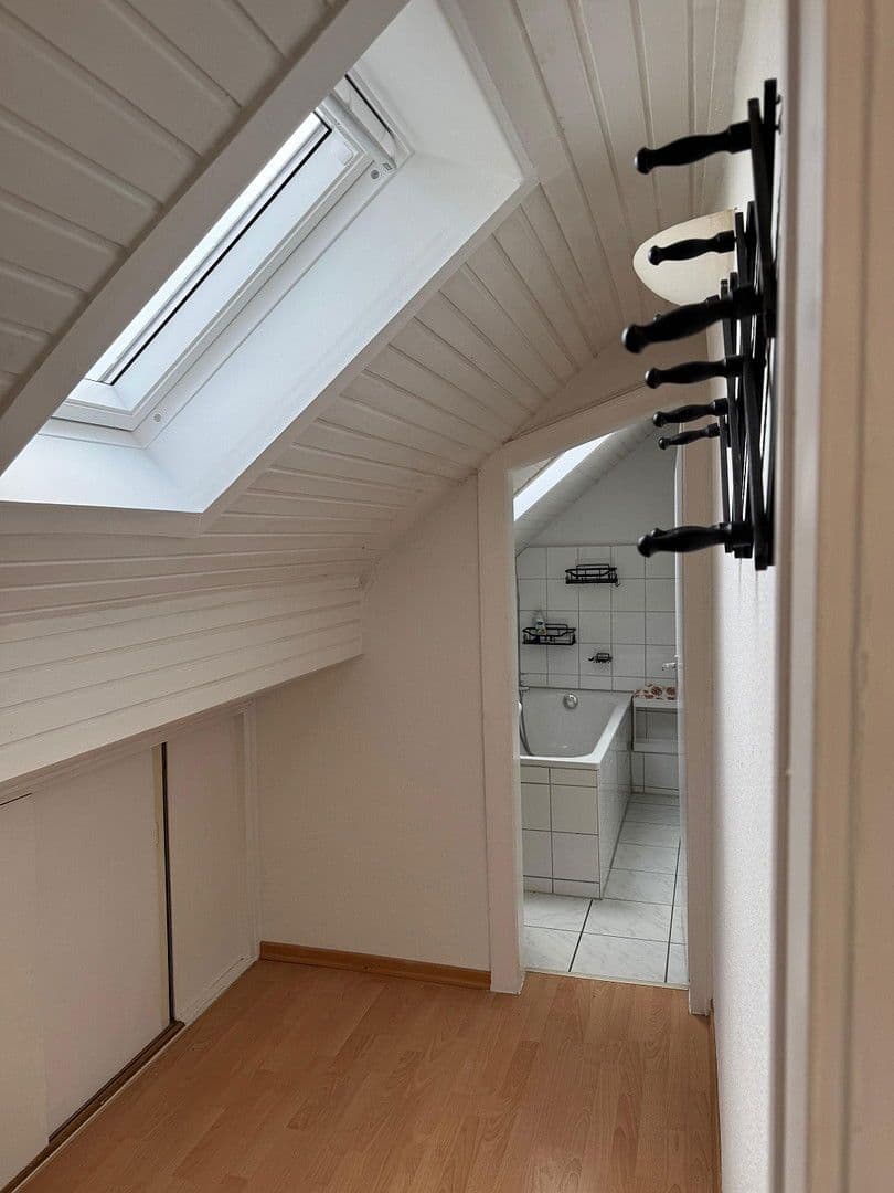 Prenájom bytu 1-izbový 24 m², Albertstr. 109, Düsseldorf, Severné Porýnie - Westfálsko Prenájom bytu 1-izbový 24 m², Albertstr. 109, Düsseldorf, Severné Porýnie - Westfálsko