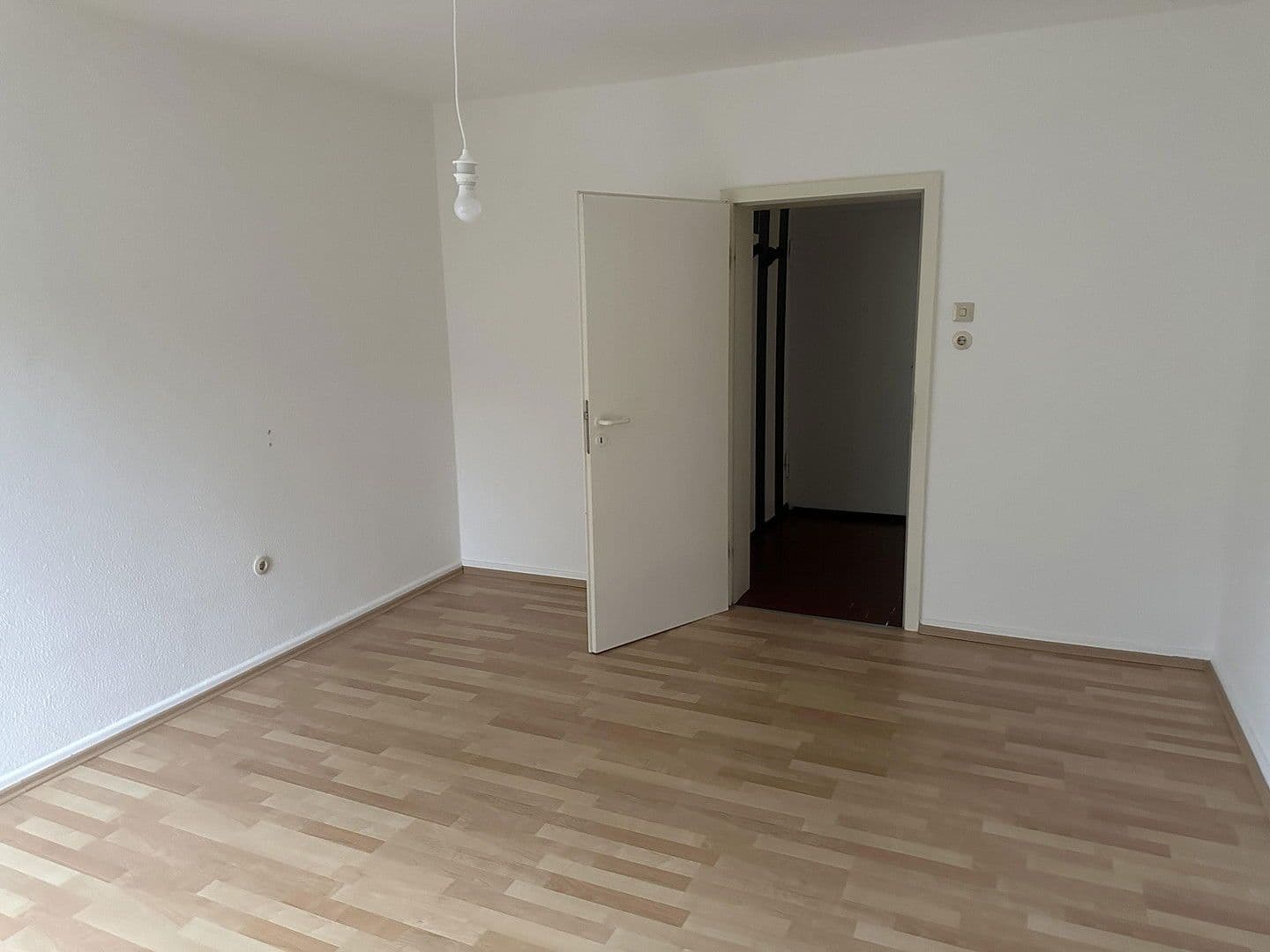 Prenájom bytu 2-izbový 80 m², Hamburger Straße 63, Dortmund, Severné Porýnie - Westfálsko Prenájom bytu 2-izbový 80 m², Hamburger Straße 63, Dortmund, Severné Porýnie - Westfálsko