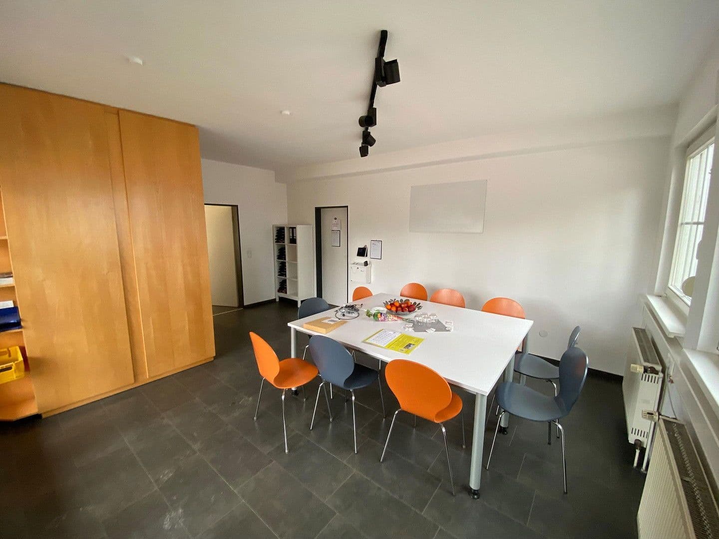 Prenájom nebytového priestoru 5.000 m², Auffeld, 33, Tönisvorst, Severné Porýnie - Westfálsko Prenájom nebytového priestoru 5.000 m², Auffeld, 33, Tönisvorst, Severné Porýnie - Westfálsko