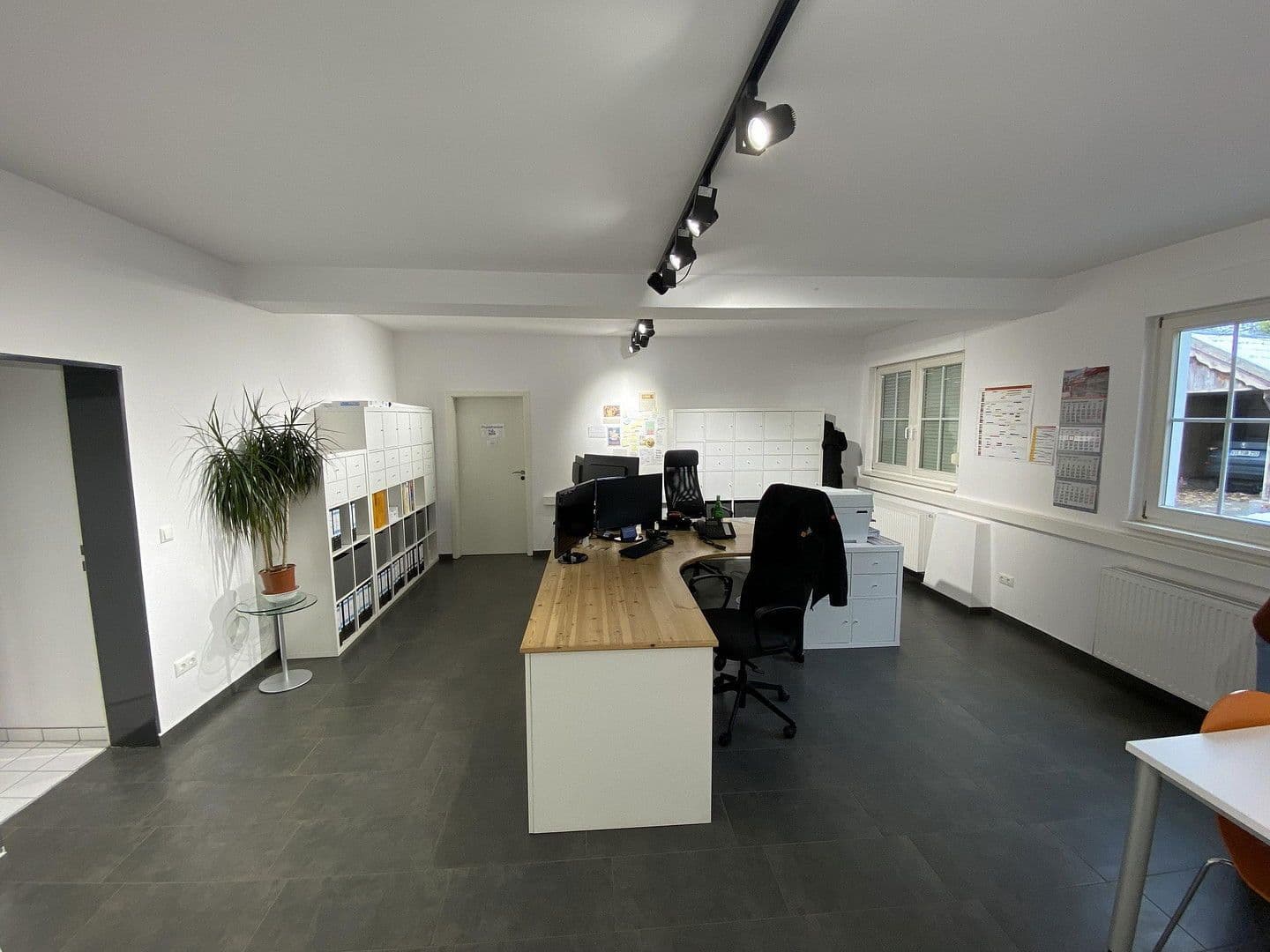 Prenájom nebytového priestoru 5.000 m², Auffeld, 33, Tönisvorst, Severné Porýnie - Westfálsko Prenájom nebytového priestoru 5.000 m², Auffeld, 33, Tönisvorst, Severné Porýnie - Westfálsko