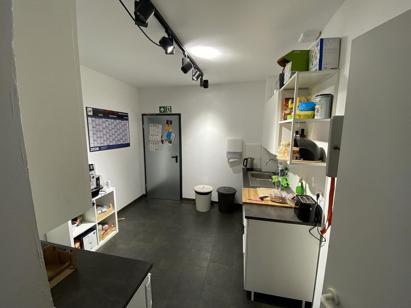 Prenájom nebytového priestoru 5.000 m², Auffeld, 33, Tönisvorst, Severné Porýnie - Westfálsko Prenájom nebytového priestoru 5.000 m², Auffeld, 33, Tönisvorst, Severné Porýnie - Westfálsko