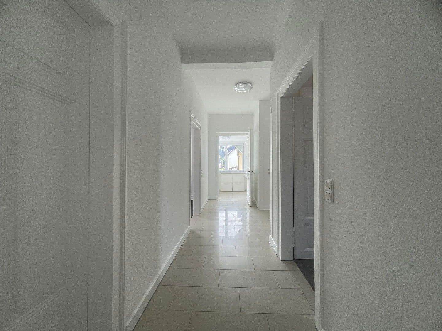 Predaj domu 172 m², pozemek 404 m², Müllheim im Markgräflerland, Bádensko-Wurttembersko Predaj domu 172 m², pozemek 404 m², Müllheim im Markgräflerland, Bádensko-Wurttembersko