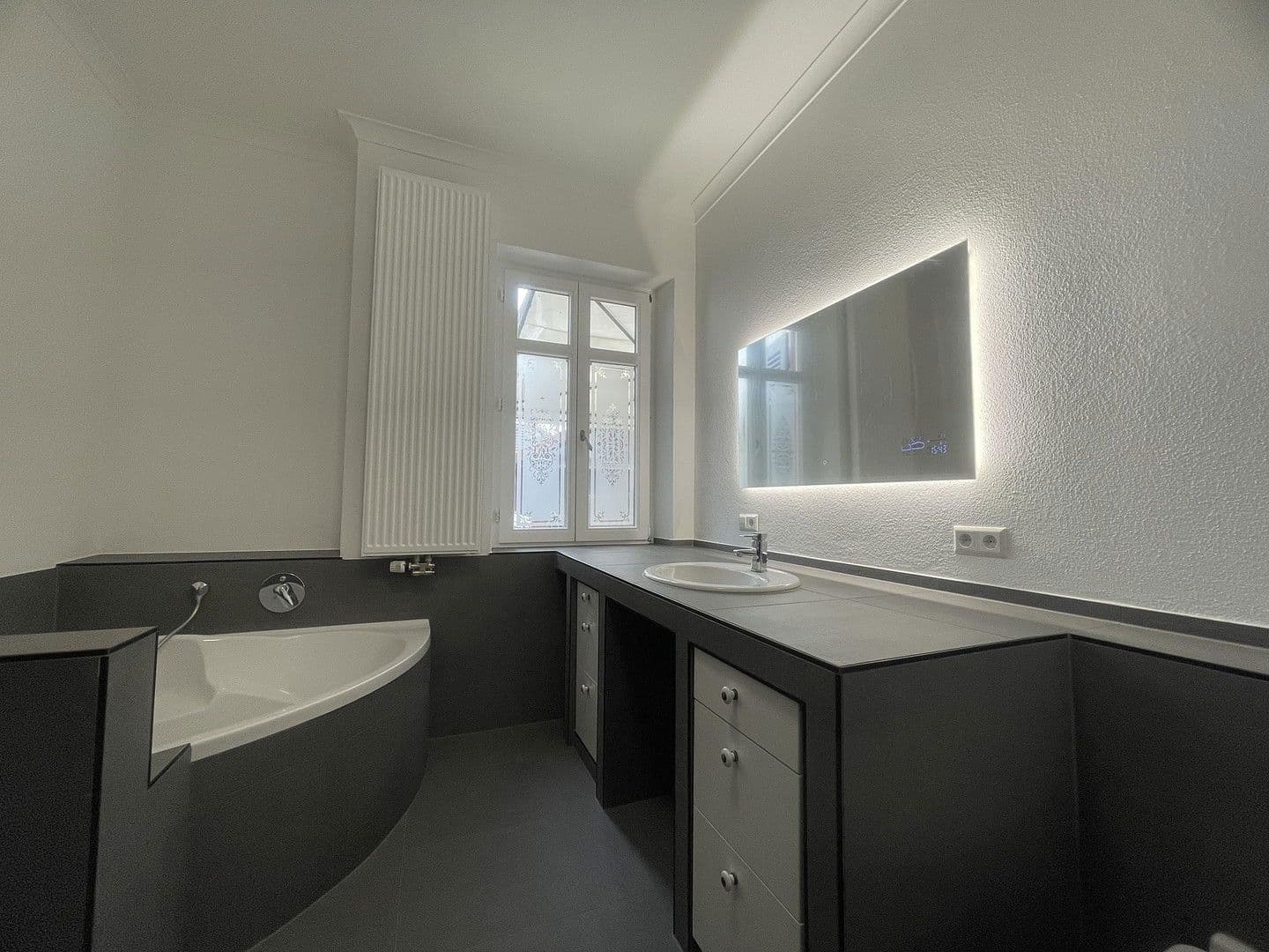 Predaj domu 172 m², pozemek 404 m², Müllheim im Markgräflerland, Bádensko-Wurttembersko Predaj domu 172 m², pozemek 404 m², Müllheim im Markgräflerland, Bádensko-Wurttembersko