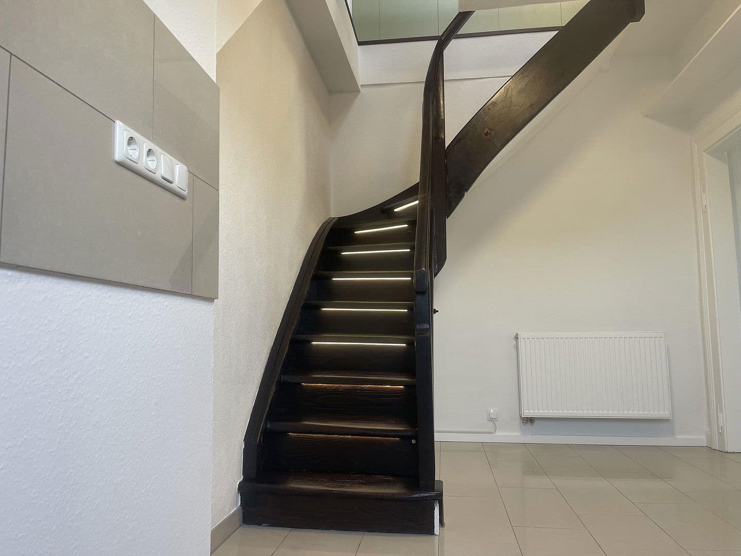 Predaj domu 172 m², pozemek 404 m², Müllheim im Markgräflerland, Bádensko-Wurttembersko Predaj domu 172 m², pozemek 404 m², Müllheim im Markgräflerland, Bádensko-Wurttembersko