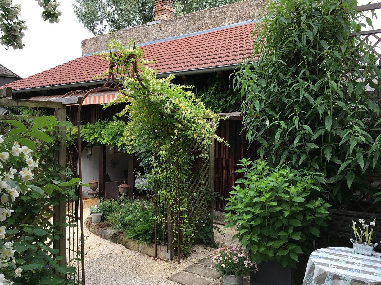 Predaj domu 172 m², pozemek 404 m², Müllheim im Markgräflerland, Bádensko-Wurttembersko Predaj domu 172 m², pozemek 404 m², Müllheim im Markgräflerland, Bádensko-Wurttembersko