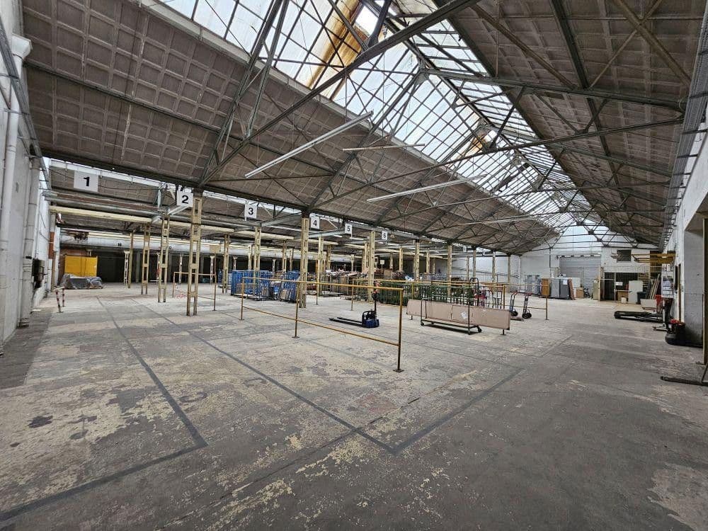 Prenájom nebytového priestoru 8.000 m², Solingen, Severné Porýnie - Westfálsko Prenájom nebytového priestoru 8.000 m², Solingen, Severné Porýnie - Westfálsko