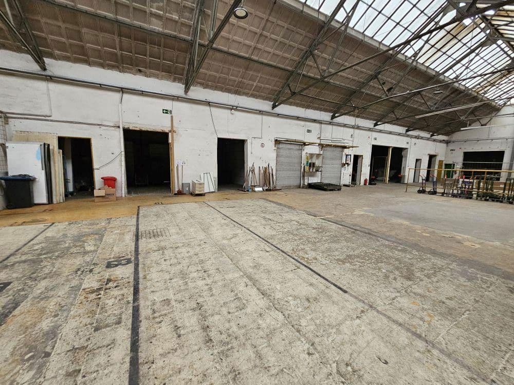 Prenájom nebytového priestoru 8.000 m², Solingen, Severné Porýnie - Westfálsko Prenájom nebytového priestoru 8.000 m², Solingen, Severné Porýnie - Westfálsko