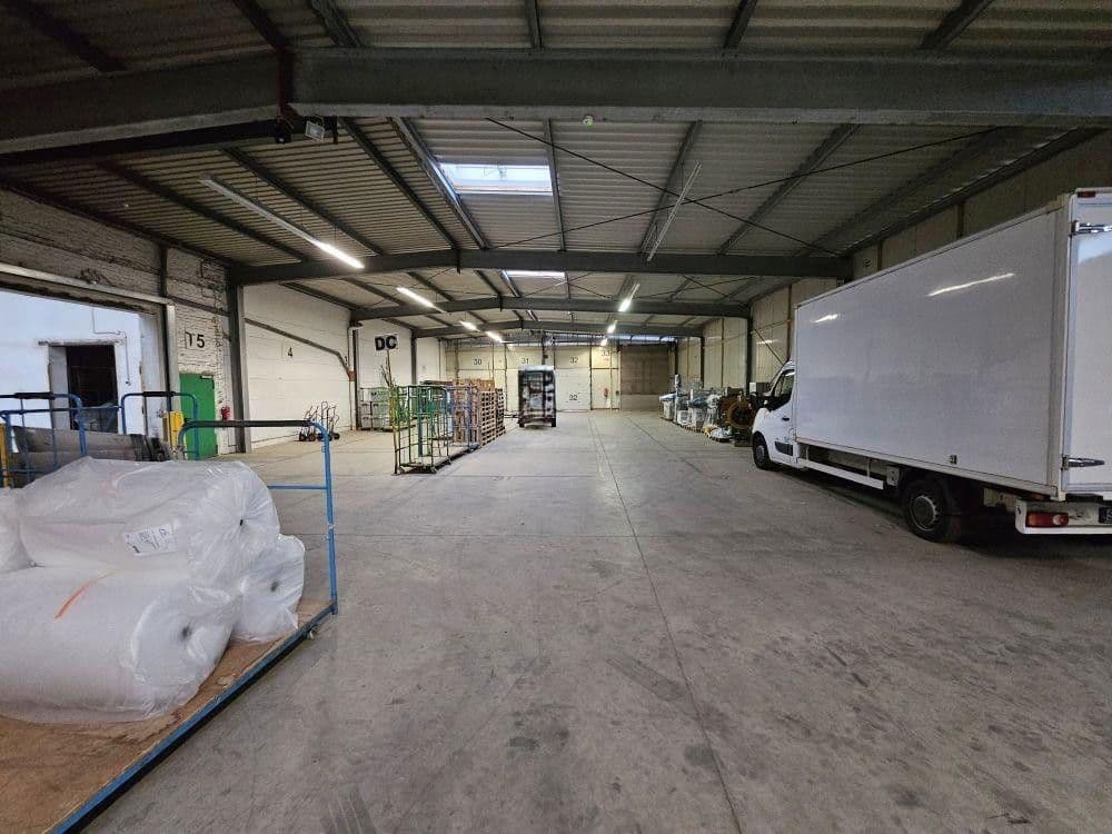 Prenájom nebytového priestoru 8.000 m², Solingen, Severné Porýnie - Westfálsko Prenájom nebytového priestoru 8.000 m², Solingen, Severné Porýnie - Westfálsko