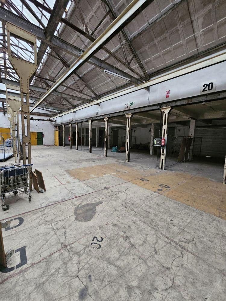 Prenájom nebytového priestoru 8.000 m², Solingen, Severné Porýnie - Westfálsko Prenájom nebytového priestoru 8.000 m², Solingen, Severné Porýnie - Westfálsko