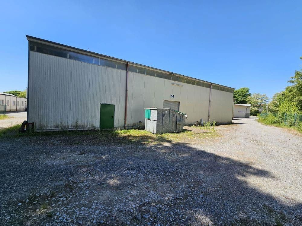 Prenájom nebytového priestoru 8.000 m², Solingen, Severné Porýnie - Westfálsko Prenájom nebytového priestoru 8.000 m², Solingen, Severné Porýnie - Westfálsko