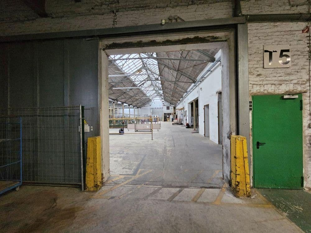 Prenájom nebytového priestoru 8.000 m², Solingen, Severné Porýnie - Westfálsko Prenájom nebytového priestoru 8.000 m², Solingen, Severné Porýnie - Westfálsko