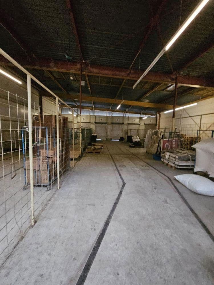 Prenájom nebytového priestoru 8.000 m², Solingen, Severné Porýnie - Westfálsko Prenájom nebytového priestoru 8.000 m², Solingen, Severné Porýnie - Westfálsko