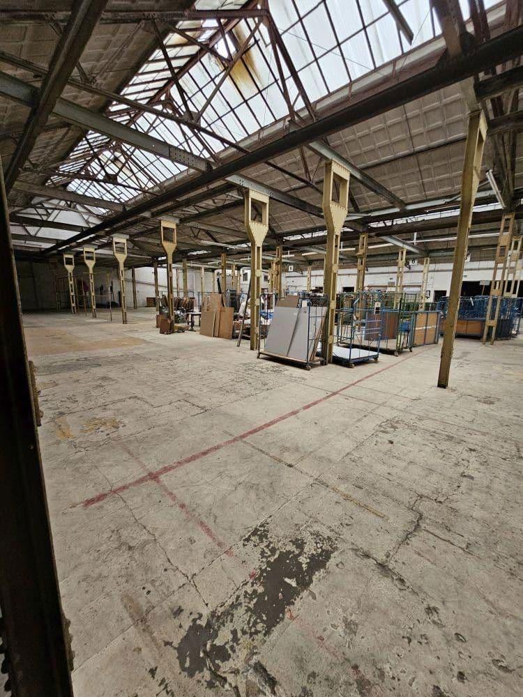 Prenájom nebytového priestoru 8.000 m², Solingen, Severné Porýnie - Westfálsko Prenájom nebytového priestoru 8.000 m², Solingen, Severné Porýnie - Westfálsko