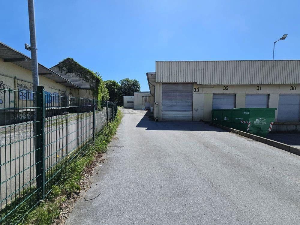 Prenájom nebytového priestoru 8.000 m², Solingen, Severné Porýnie - Westfálsko Prenájom nebytového priestoru 8.000 m², Solingen, Severné Porýnie - Westfálsko