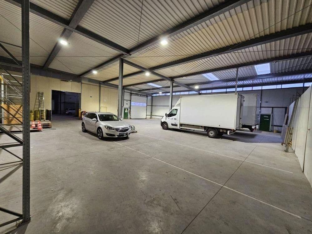 Prenájom nebytového priestoru 8.000 m², Solingen, Severné Porýnie - Westfálsko Prenájom nebytového priestoru 8.000 m², Solingen, Severné Porýnie - Westfálsko