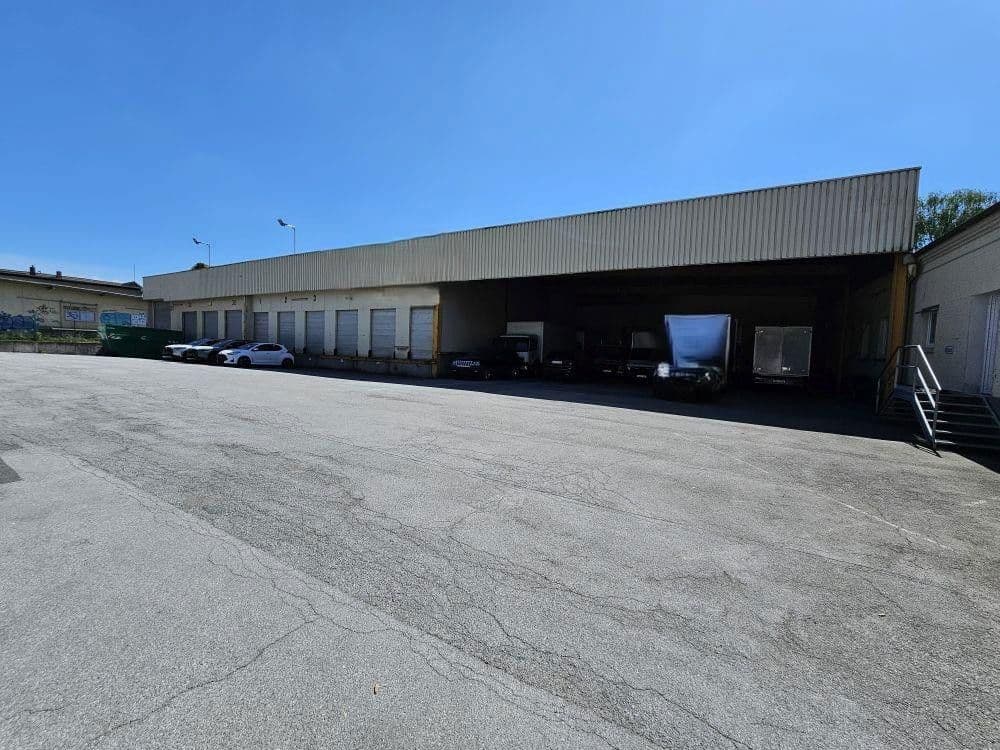 Prenájom nebytového priestoru 8.000 m², Solingen, Severné Porýnie - Westfálsko Prenájom nebytového priestoru 8.000 m², Solingen, Severné Porýnie - Westfálsko