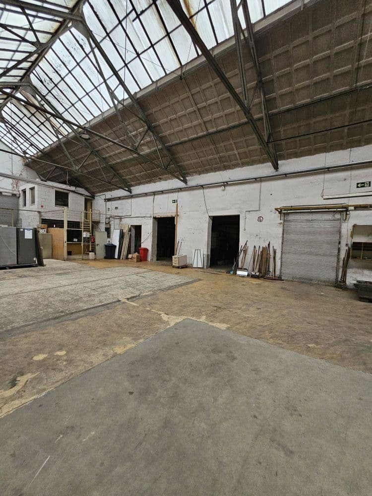 Prenájom nebytového priestoru 8.000 m², Solingen, Severné Porýnie - Westfálsko Prenájom nebytového priestoru 8.000 m², Solingen, Severné Porýnie - Westfálsko