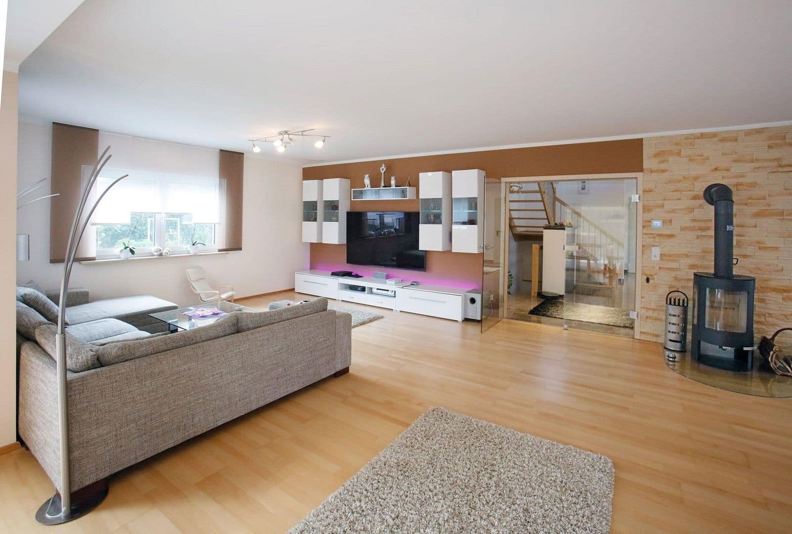 Predaj domu 195 m², pozemek 811 m², Geisenfeld, Bavorsko Predaj domu 195 m², pozemek 811 m², Geisenfeld, Bavorsko