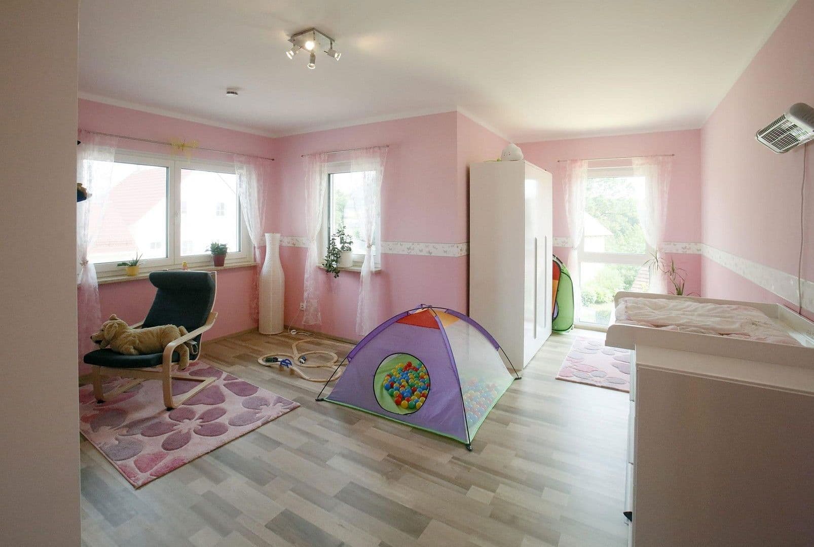 Predaj domu 195 m², pozemek 811 m², Geisenfeld, Bavorsko Predaj domu 195 m², pozemek 811 m², Geisenfeld, Bavorsko