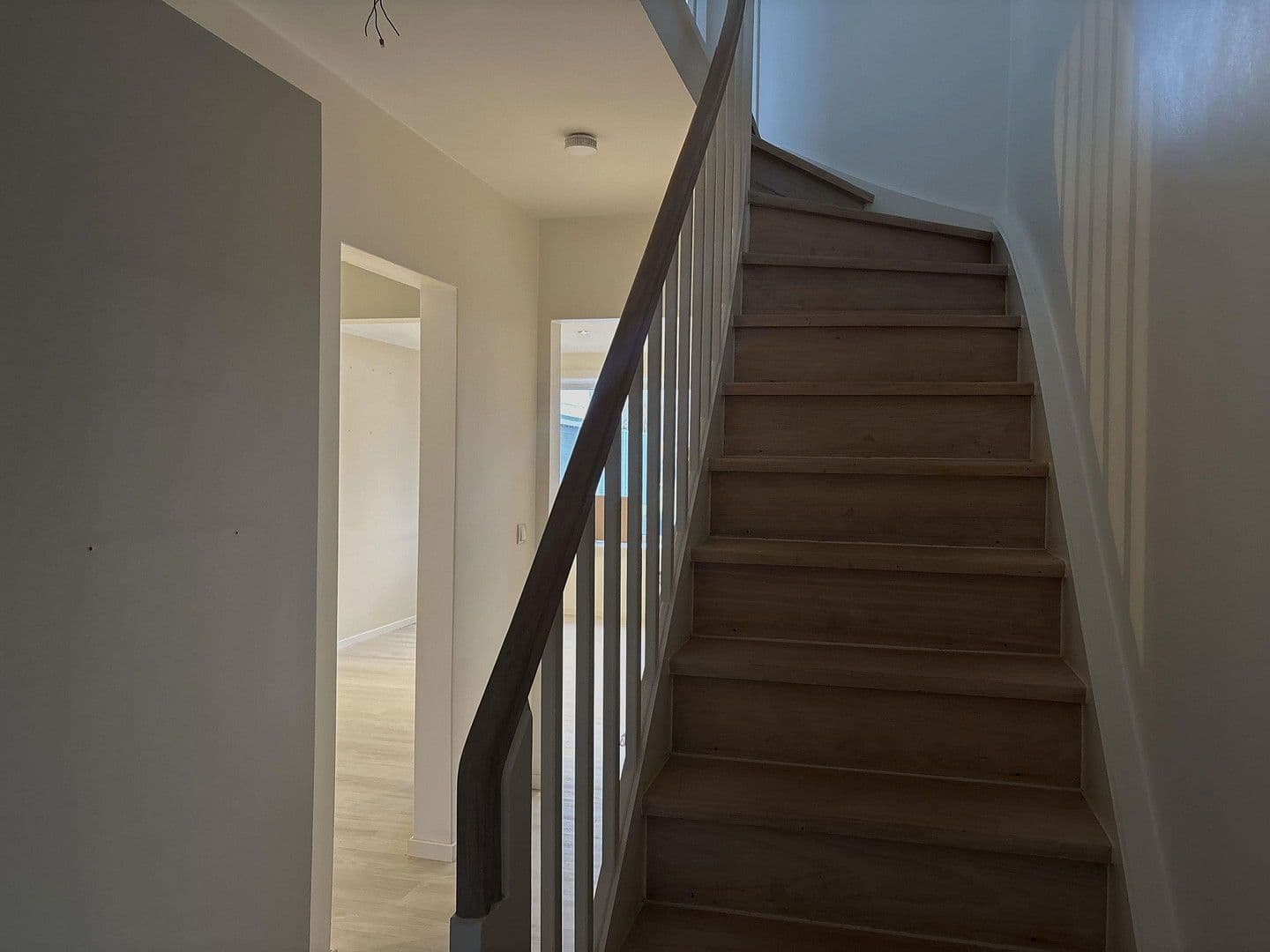 Prenájom domu 87 m², pozemek 150 m², Neumünster, Šlezvicko-Holštajnsko Prenájom domu 87 m², pozemek 150 m², Neumünster, Šlezvicko-Holštajnsko