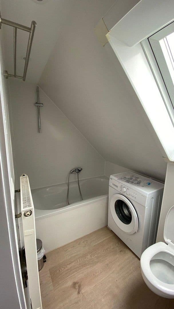 Prenájom bytu 2-izbový 50 m², STUTTGART, Bádensko-Wurttembersko Prenájom bytu 2-izbový 50 m², STUTTGART, Bádensko-Wurttembersko